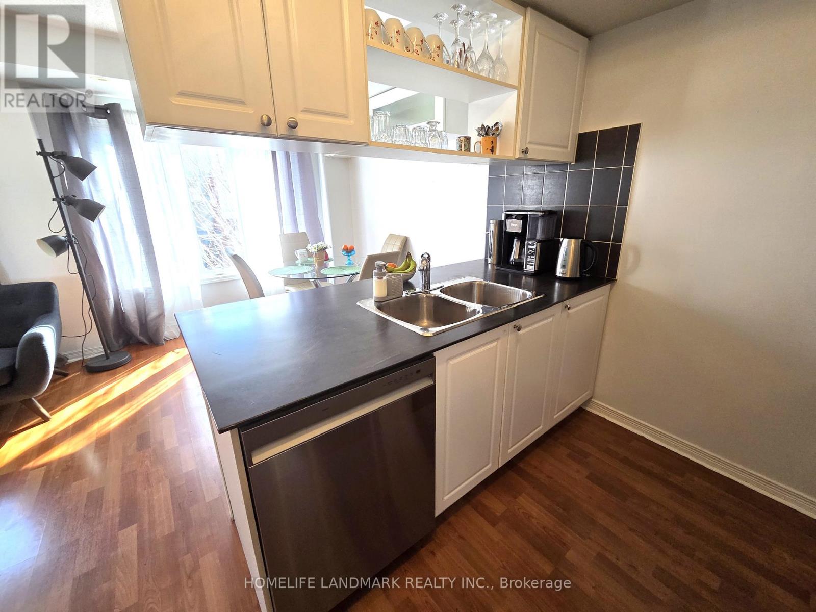 2 - 74 Munro Street, Toronto, Ontario  M4M 2S9 - Photo 5 - E13114522