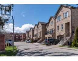 28 CAMPS LANE, Toronto, Ontario