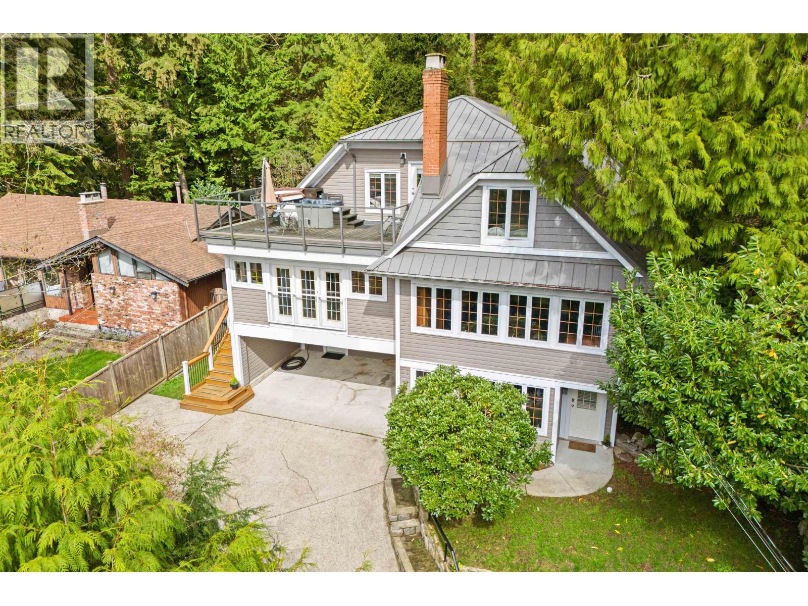 4622 COVE CLIFF ROAD, North Vancouver, British Columbia