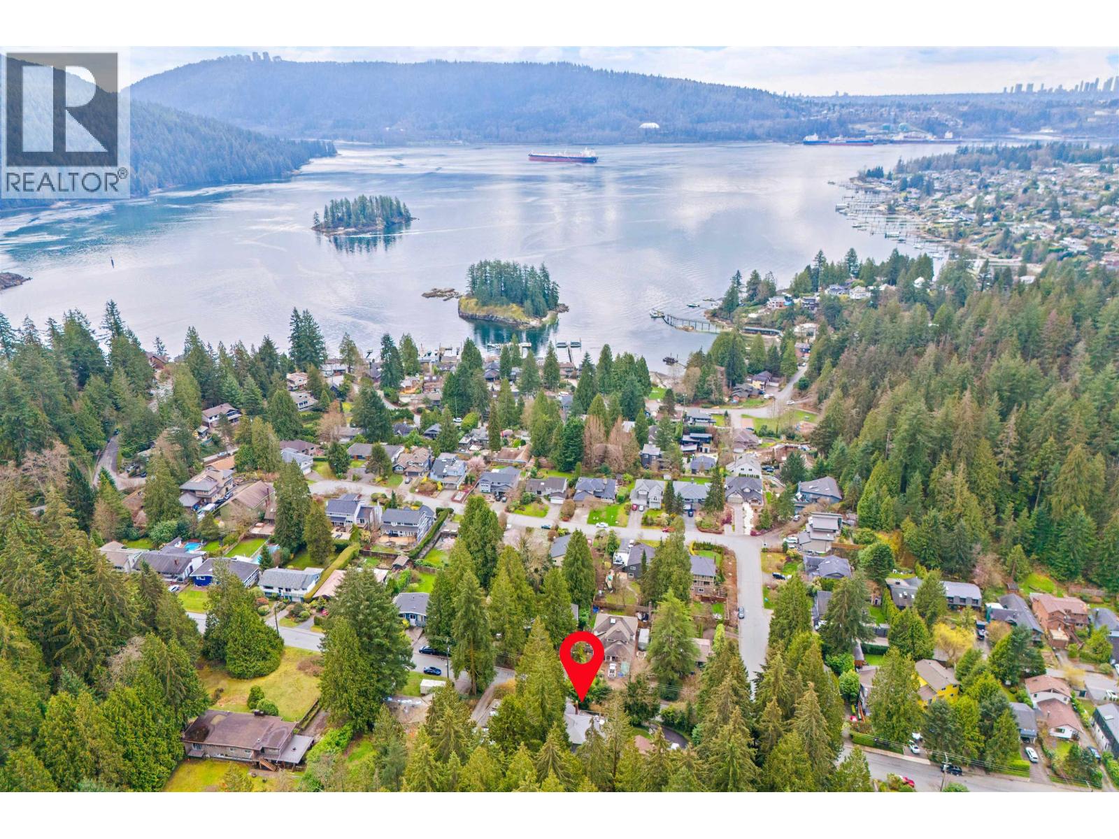 4622 Cove Cliff Road, North Vancouver, British Columbia V7G 1H6 - Photo 5 - R3086585