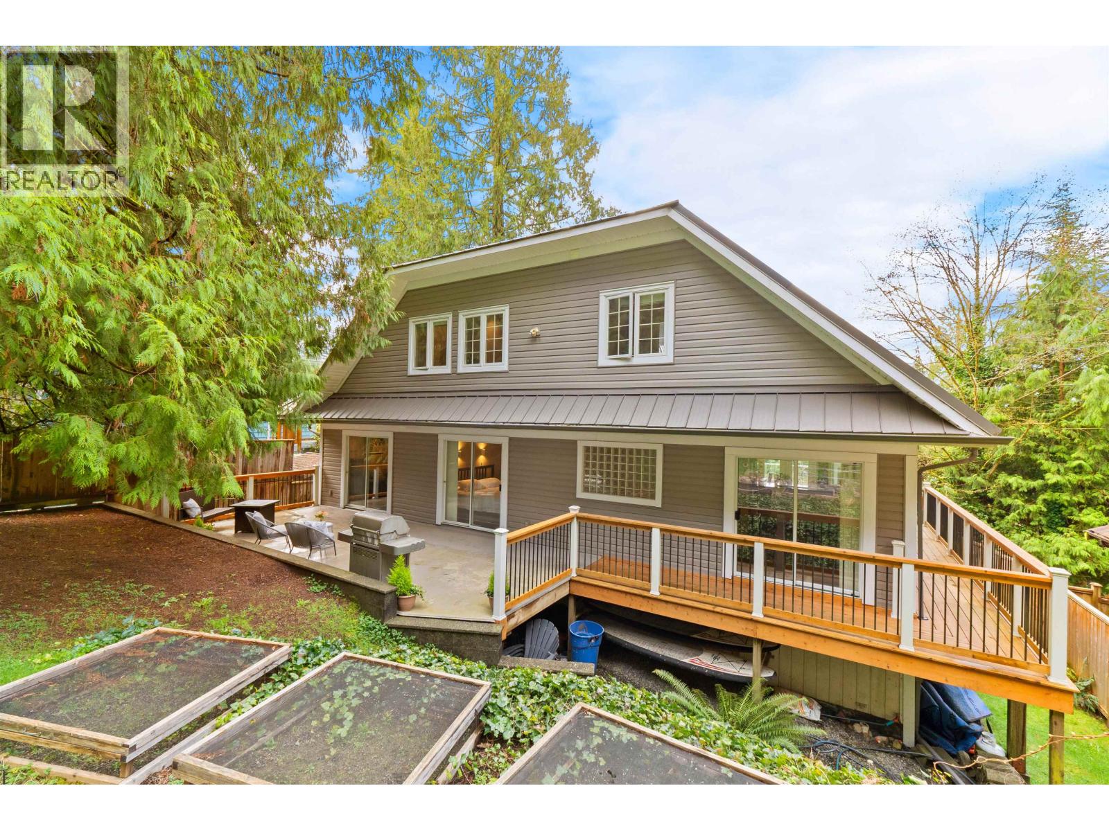 4622 Cove Cliff Road, North Vancouver, British Columbia V7G 1H6 - Photo 6 - R3086585