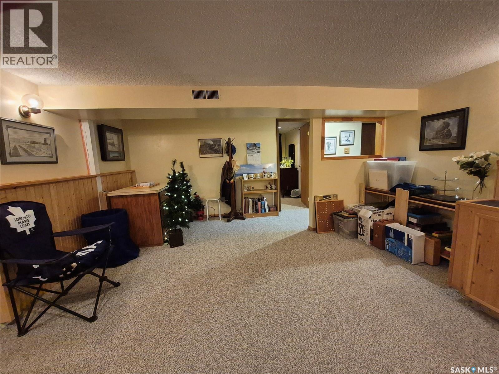 244 3rd Avenue NW, Swift Current, Saskatchewan  S9H 0S1 - Photo 21 - SK036810