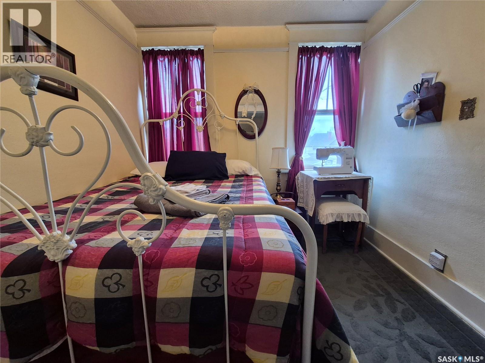 244 3rd Avenue NW, Swift Current, Saskatchewan  S9H 0S1 - Photo 25 - SK036810