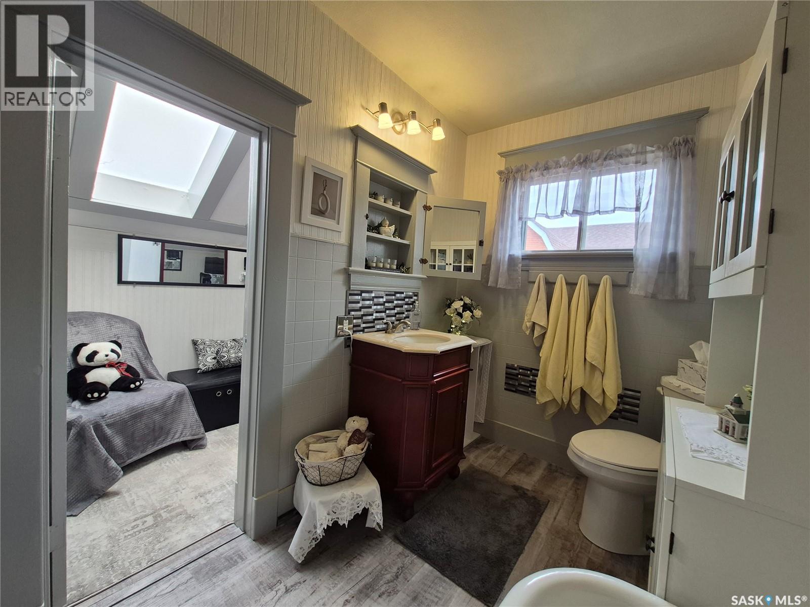 244 3rd Avenue NW, Swift Current, Saskatchewan  S9H 0S1 - Photo 29 - SK036810