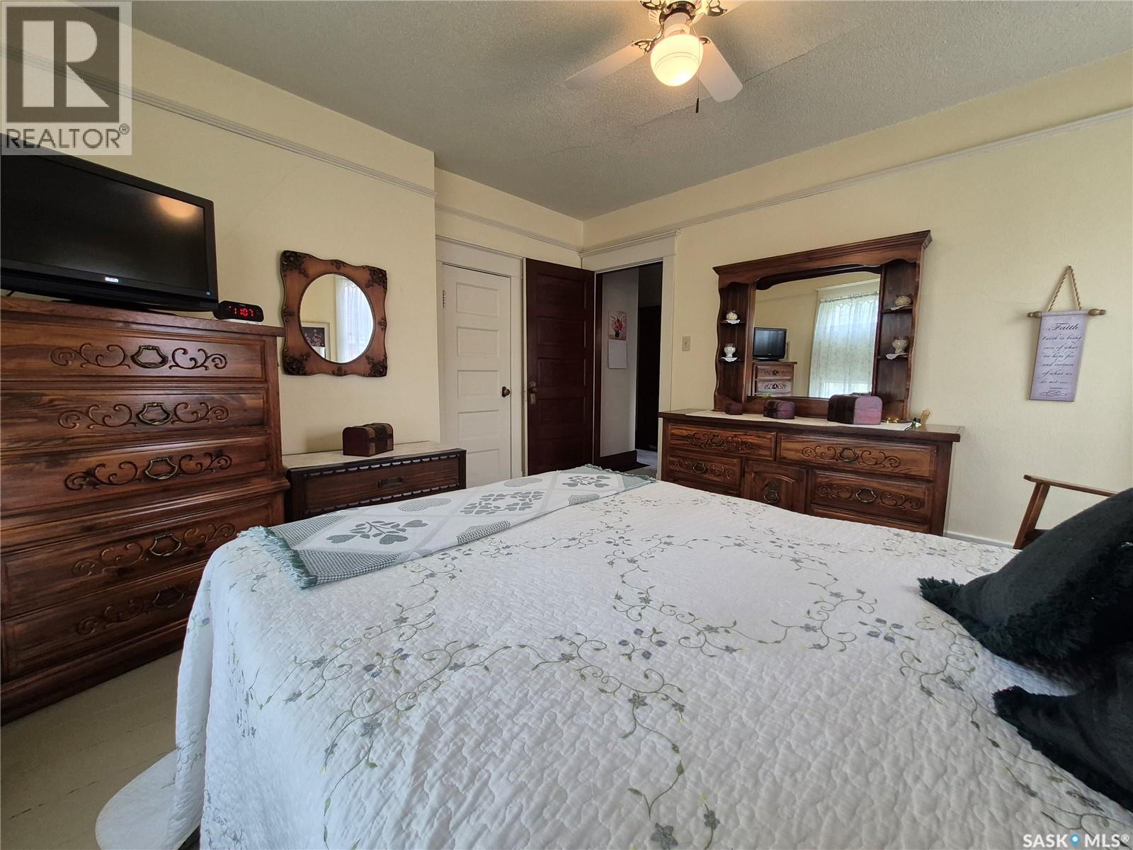 244 3rd Avenue NW, Swift Current, Saskatchewan  S9H 0S1 - Photo 31 - SK036810