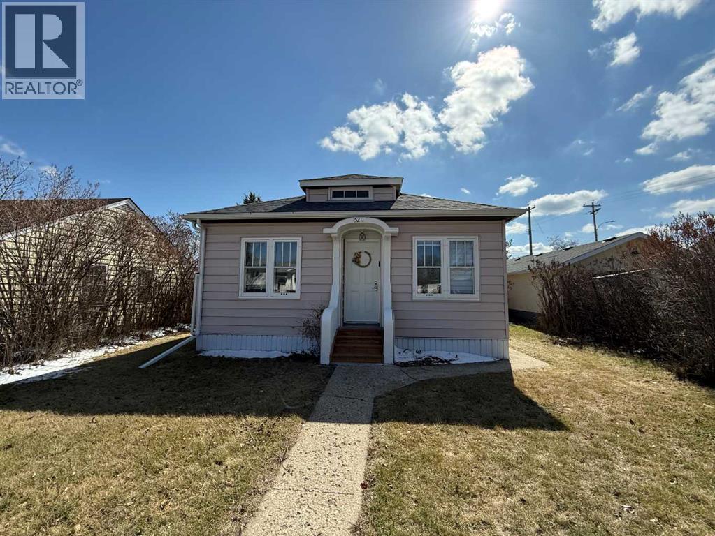 5211 49 Avenue, Ponoka, Alberta  T4J 1J1 - Photo 1 - A2305586