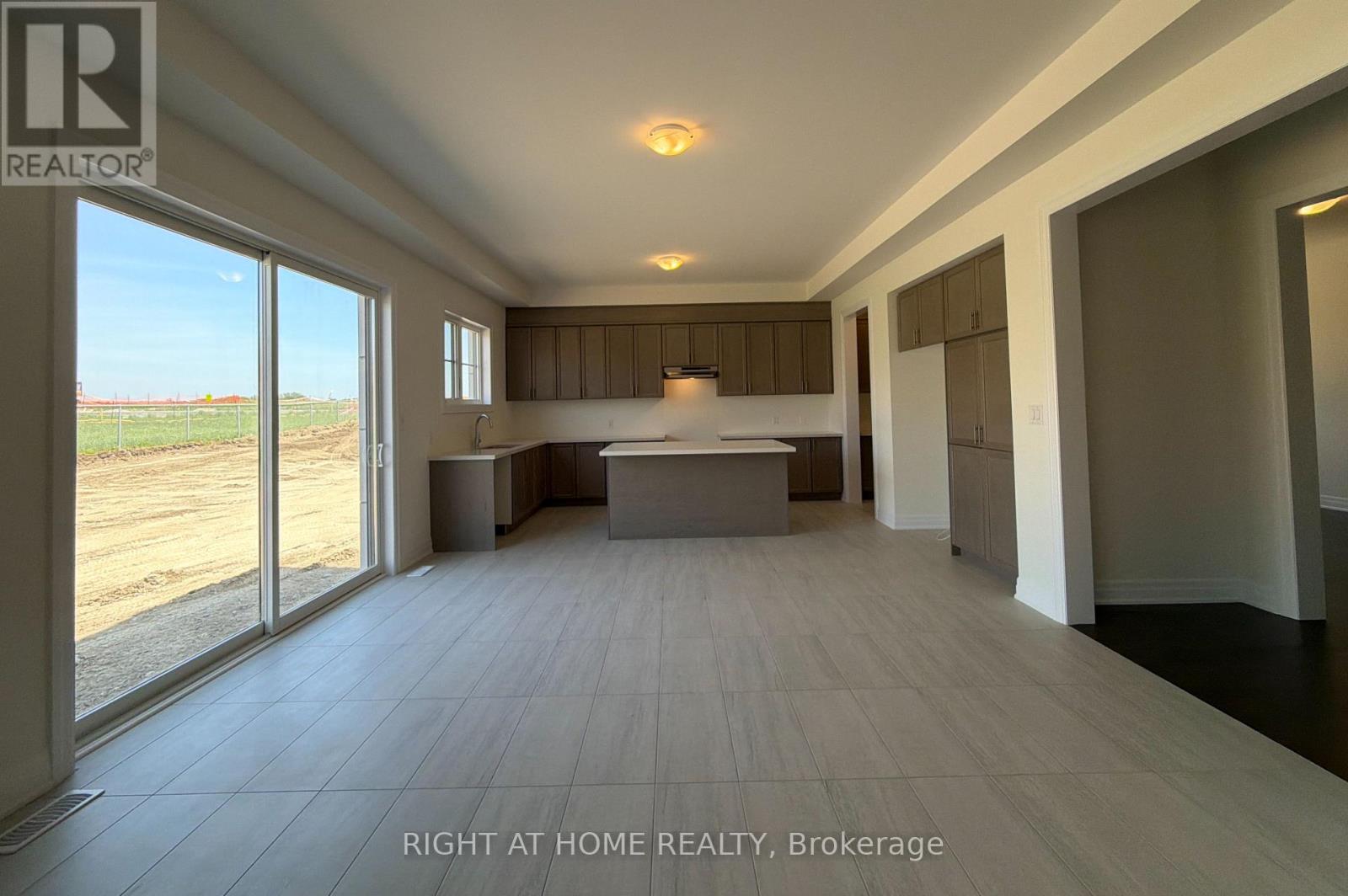 2127 Binbrook Drive, Oshawa, Ontario  L1L 0W6 - Photo 12 - E13167776