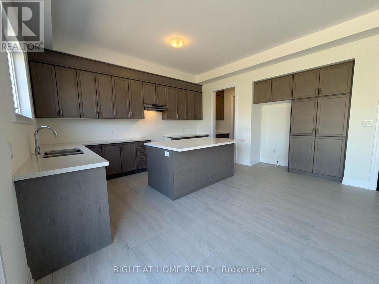 2127 Binbrook Drive, Oshawa, Ontario  L1L 0W6 - Photo 14 - E13167776