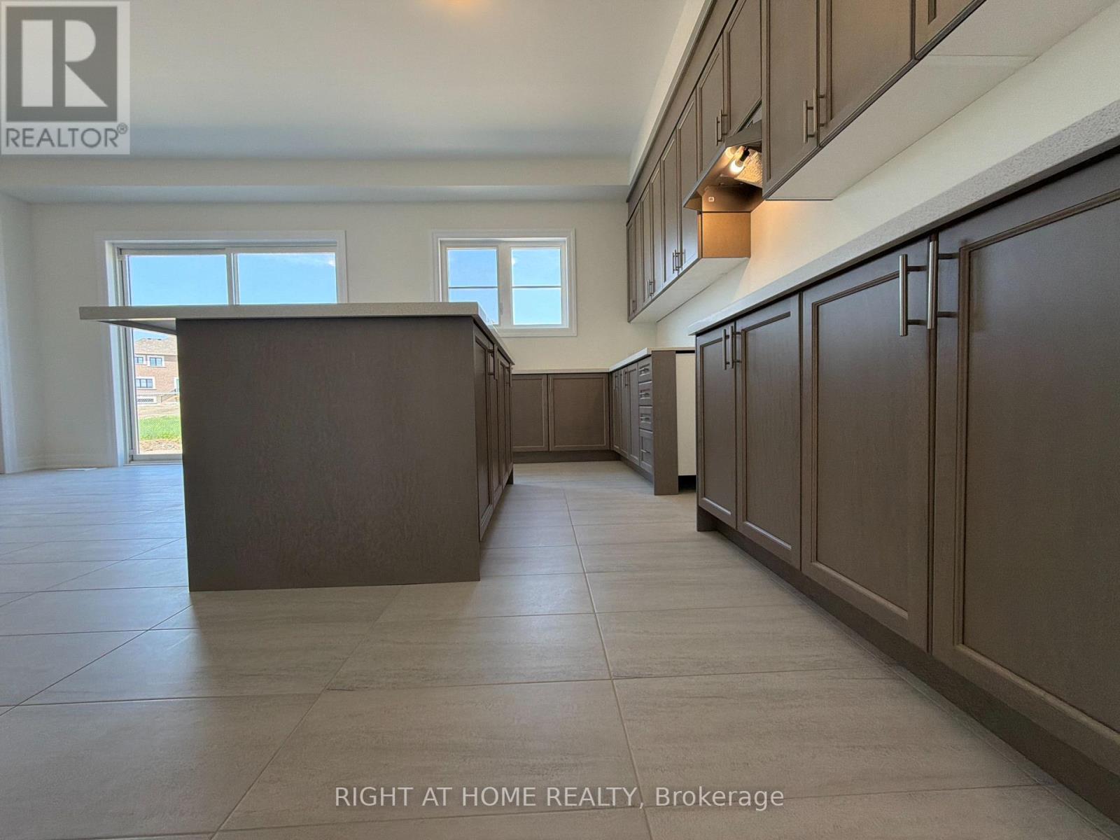 2127 Binbrook Drive, Oshawa, Ontario  L1L 0W6 - Photo 16 - E13167776
