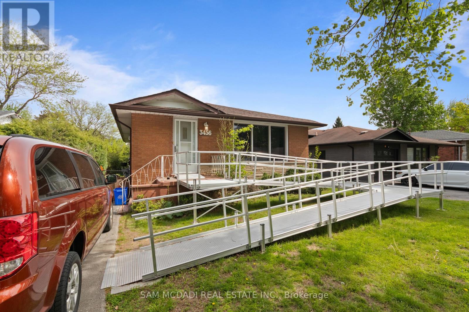 Upper - 3456 Rexway Drive, Burlington, Ontario L7N 2L6 - Photo 2 - W13167784