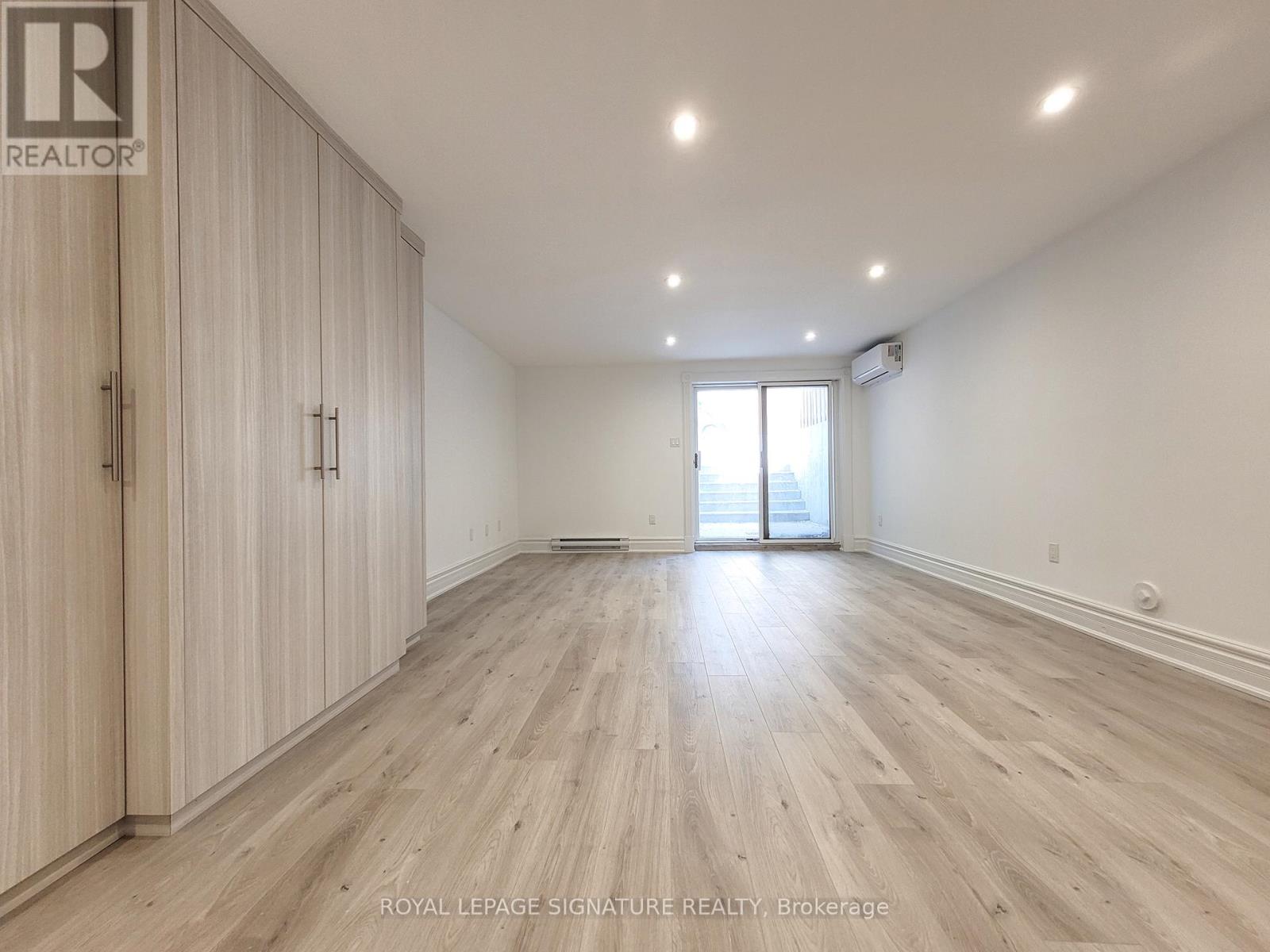 Lower - 18 Coxwell Avenue, Toronto, Ontario  M4L 3A7 - Photo 3 - E12898484