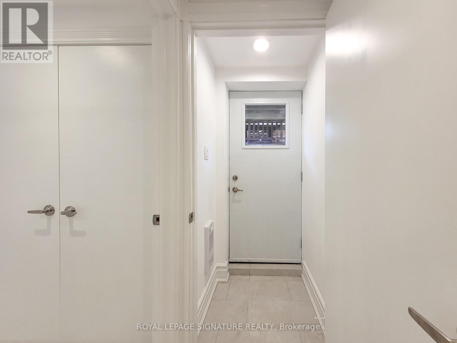 Lower - 18 Coxwell Avenue, Toronto, Ontario  M4L 3A7 - Photo 13 - E12898484
