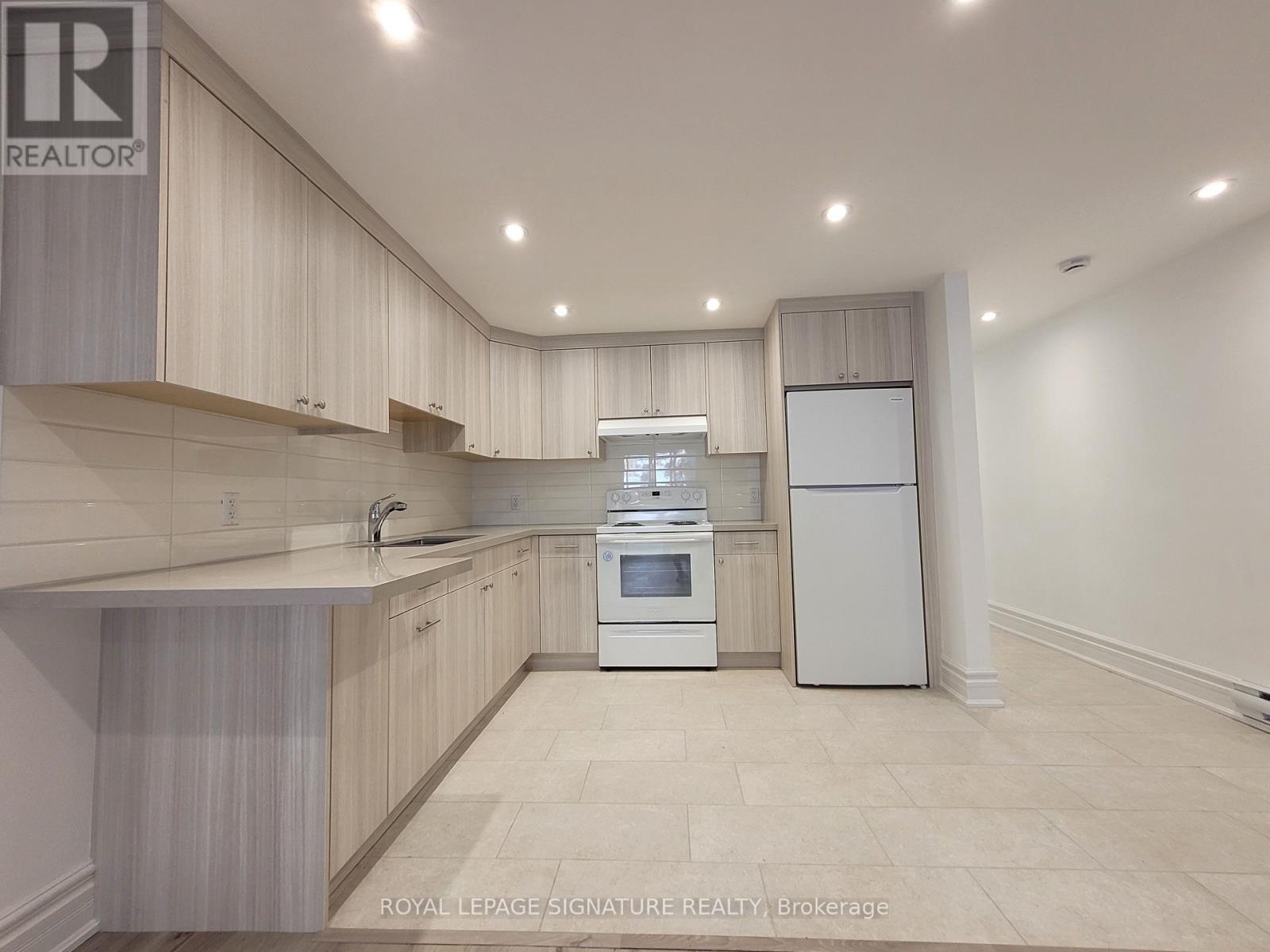 Lower - 18 Coxwell Avenue, Toronto, Ontario  M4L 3A7 - Photo 4 - E12898484