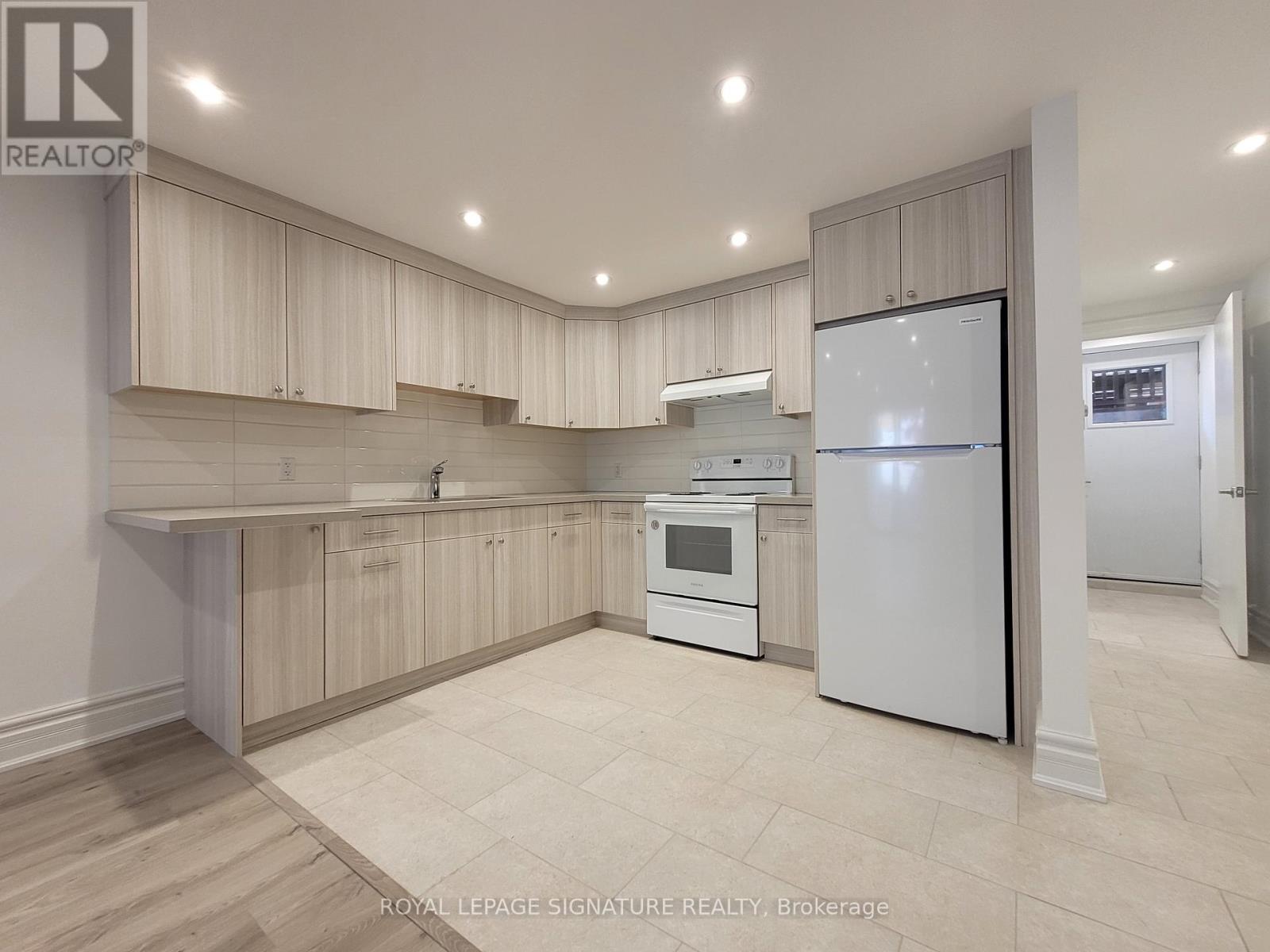 Lower - 18 Coxwell Avenue, Toronto, Ontario  M4L 3A7 - Photo 5 - E12898484