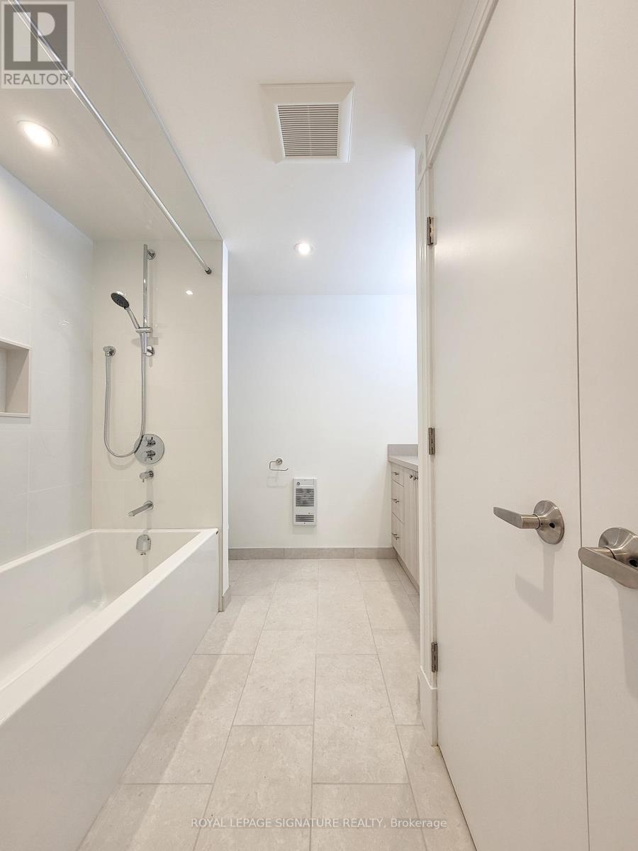 Lower - 18 Coxwell Avenue, Toronto, Ontario  M4L 3A7 - Photo 9 - E12898484