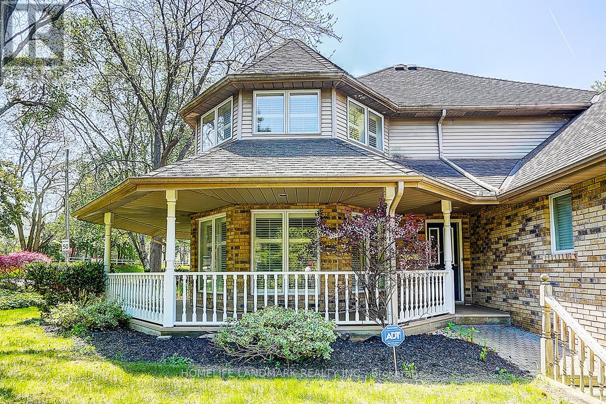 427 Cairncroft Road, Oakville, Ontario  L6V 4N1 - Photo 3 - W12723170