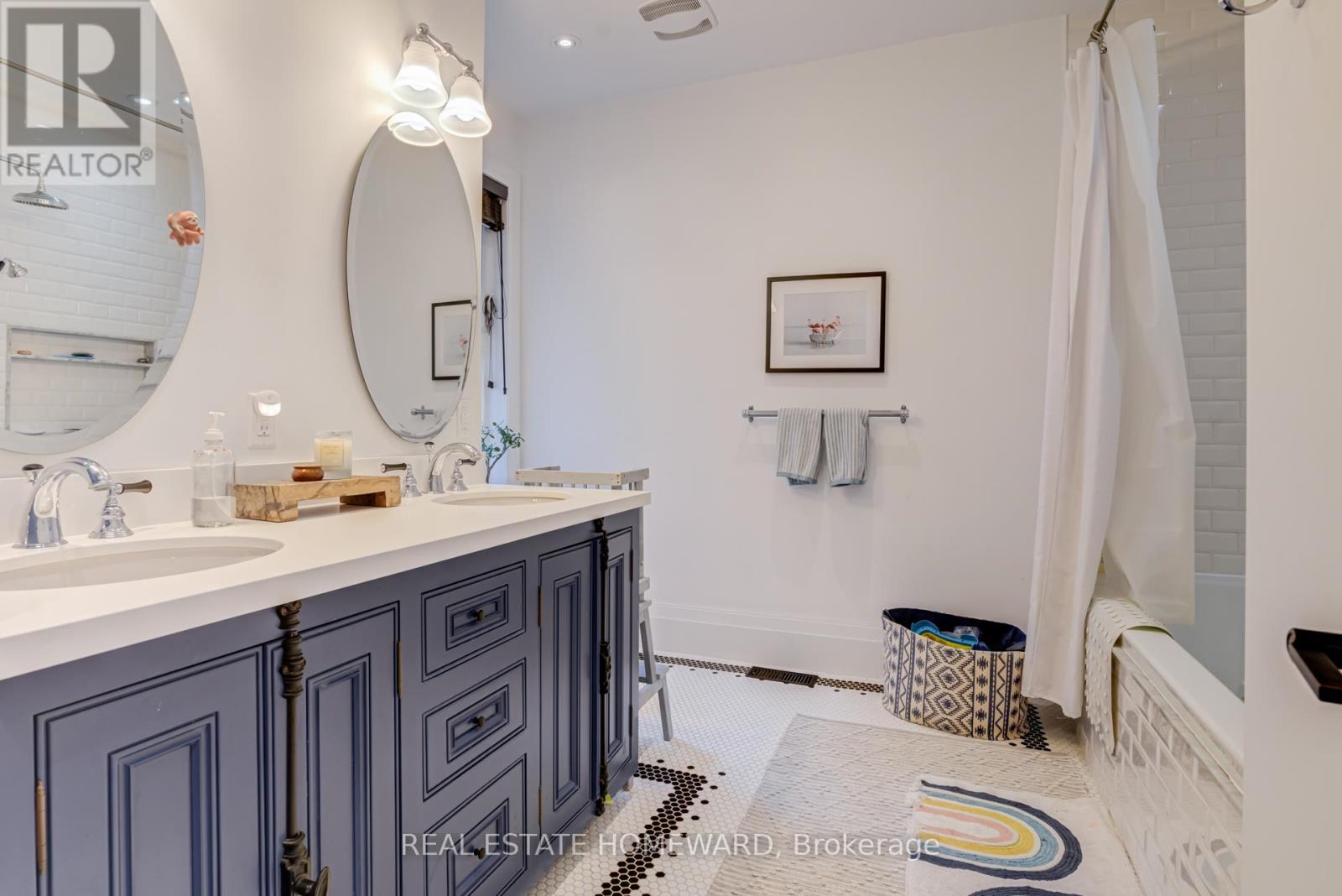 21 Sandford Avenue, Toronto, Ontario  M4L 2E6 - Photo 15 - E13167742