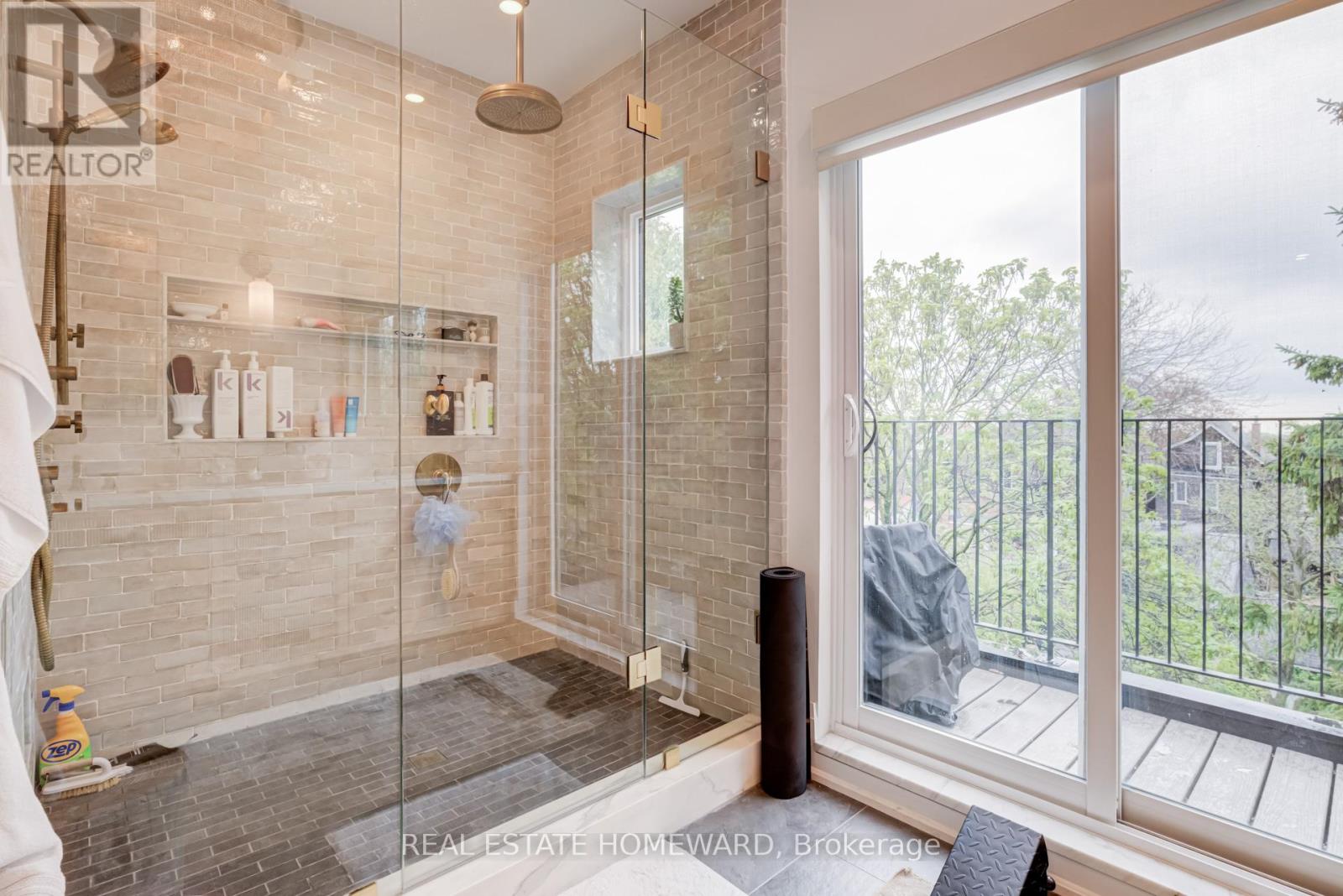 21 Sandford Avenue, Toronto, Ontario  M4L 2E6 - Photo 21 - E13167742