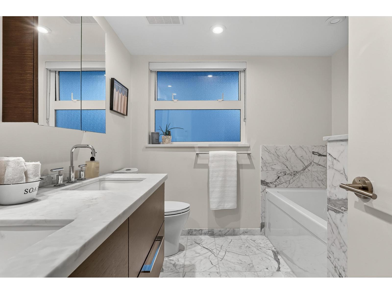 205 1160 Oxford Street, Surrey, British Columbia  V4B 0B3 - Photo 24 - R3126659