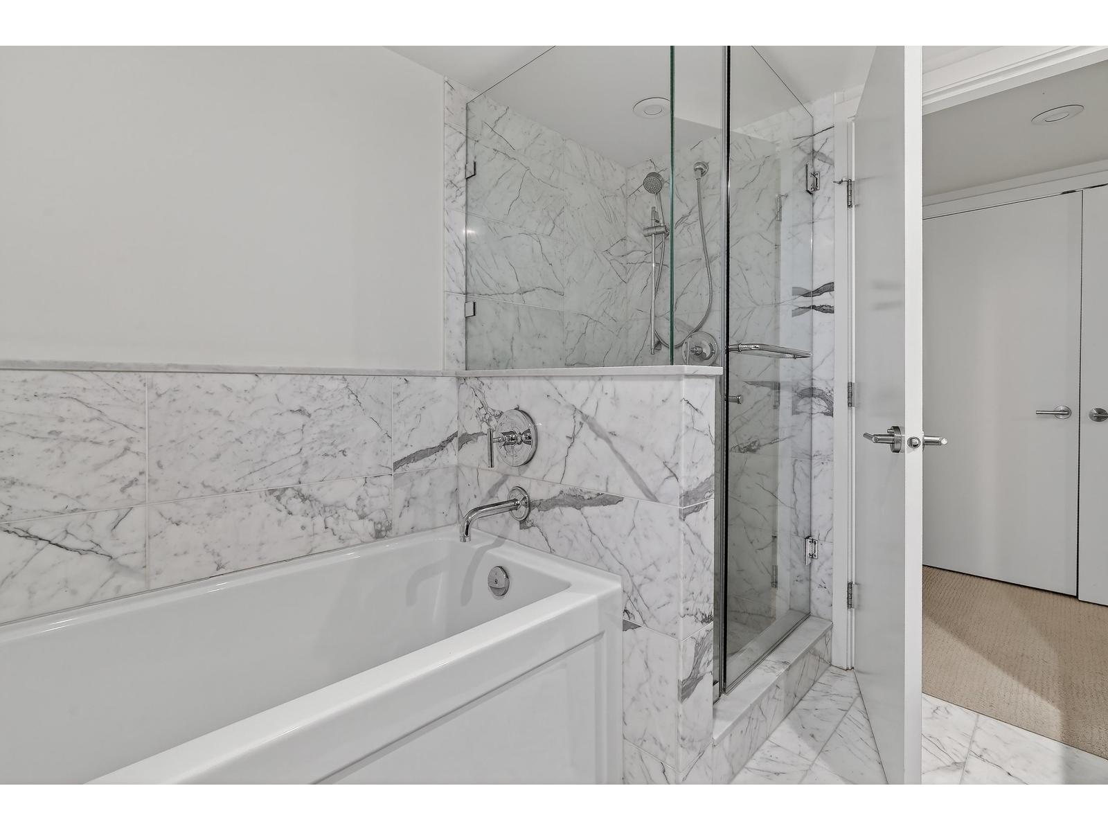 205 1160 Oxford Street, Surrey, British Columbia  V4B 0B3 - Photo 25 - R3126659