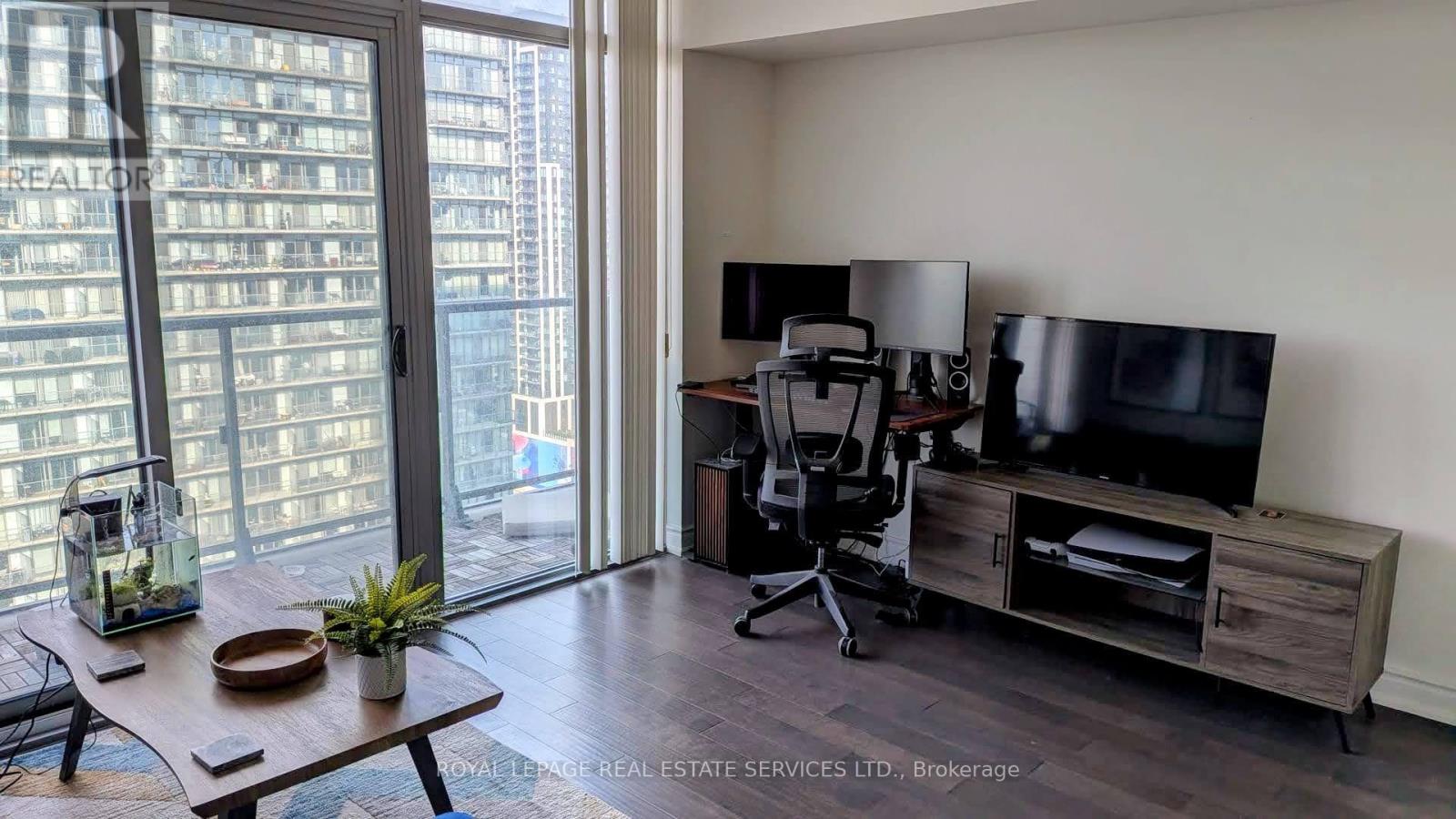 2412 - 105 The Queensway, Toronto, Ontario  M6S 5B5 - Photo 2 - W13167806