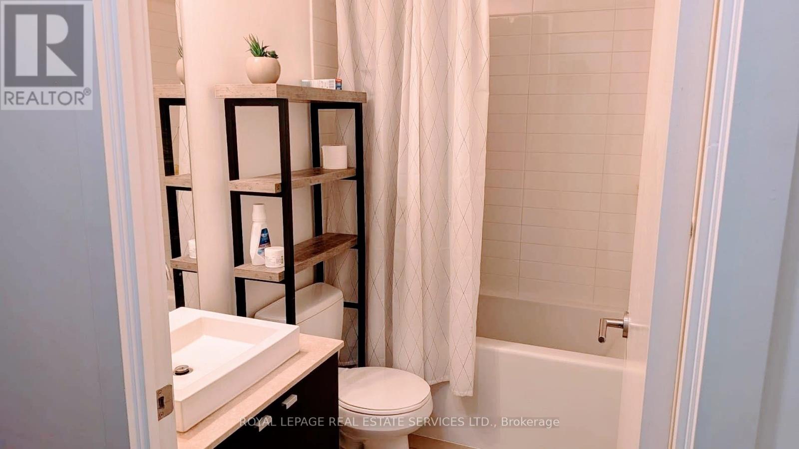 2412 - 105 The Queensway, Toronto, Ontario  M6S 5B5 - Photo 4 - W13167806