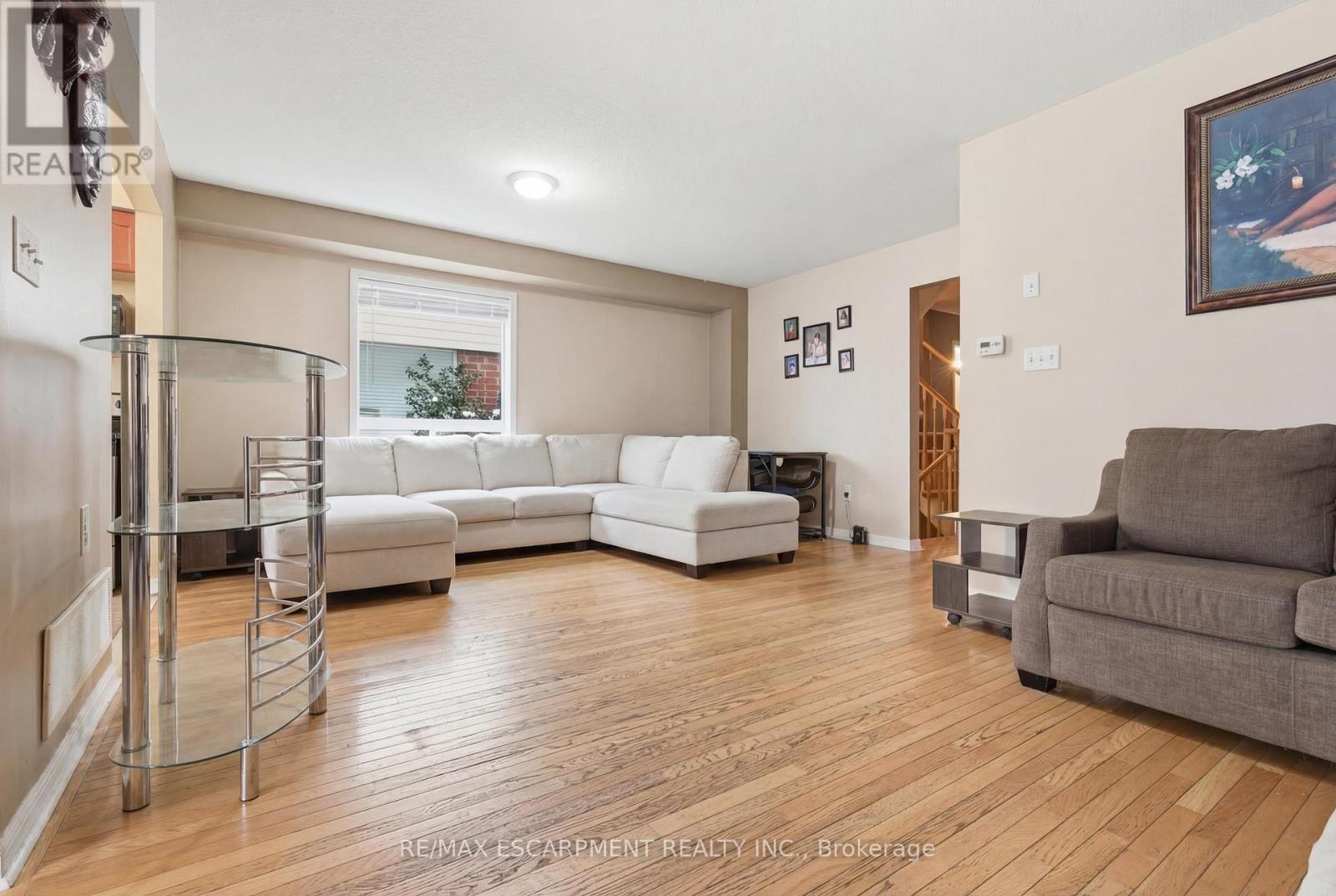 162 Panton Trail, Milton, Ontario  L9T 6K2 - Photo 7 - W12692848