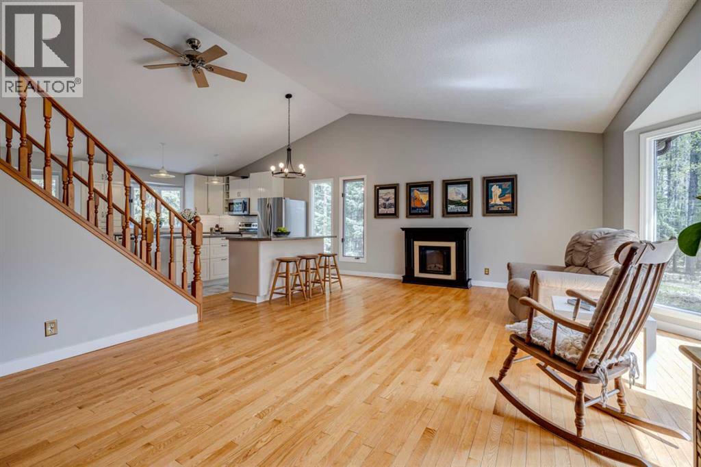 41 Elk Valley Crescent, Bragg Creek, Alberta  T0L 0K0 - Photo 11 - A2310614