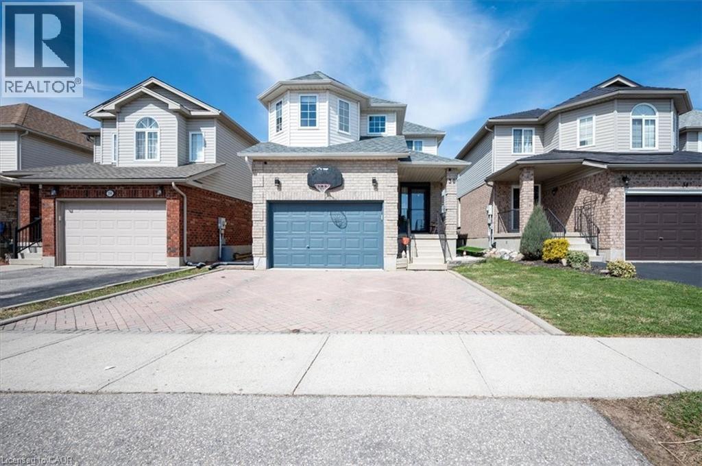 30 HEATHERWOOD Place, Kitchener, Ontario