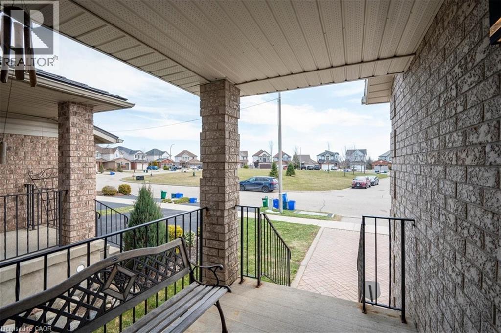 30 Heatherwood Place, Kitchener, Ontario  N2N 3P4 - Photo 4 - 40832922