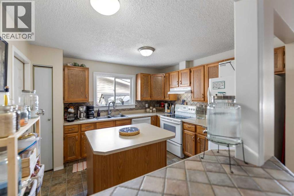1607 Summerfield Boulevard, Airdrie, Alberta  T4B 1C7 - Photo 11 - A2298643