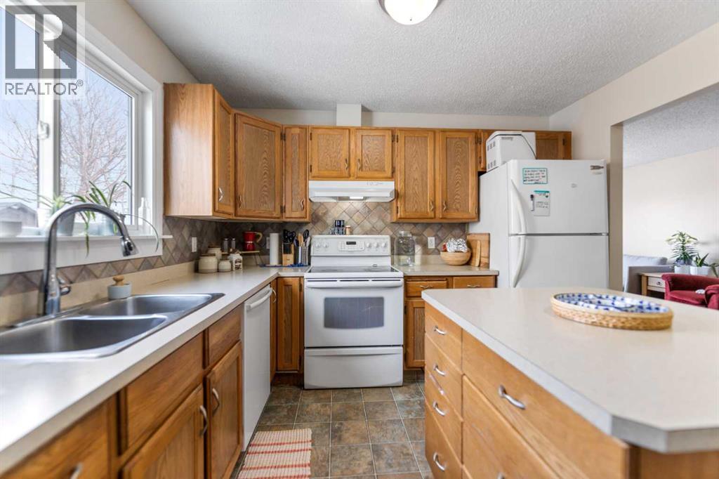 1607 Summerfield Boulevard, Airdrie, Alberta  T4B 1C7 - Photo 10 - A2298643