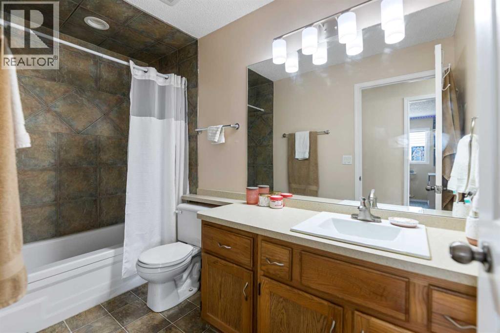 1607 Summerfield Boulevard, Airdrie, Alberta  T4B 1C7 - Photo 19 - A2298643