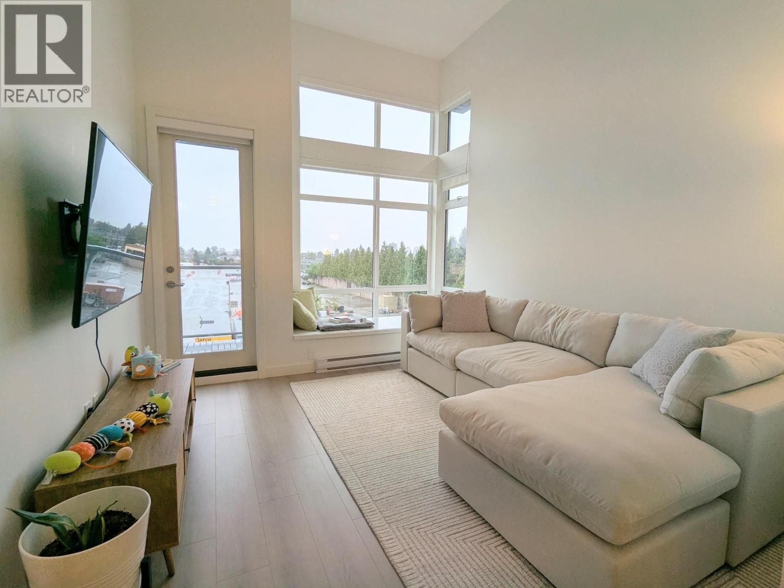 406 7799 17th Street, Burnaby, British Columbia  V3N 0J5 - Photo 2 - R3109641