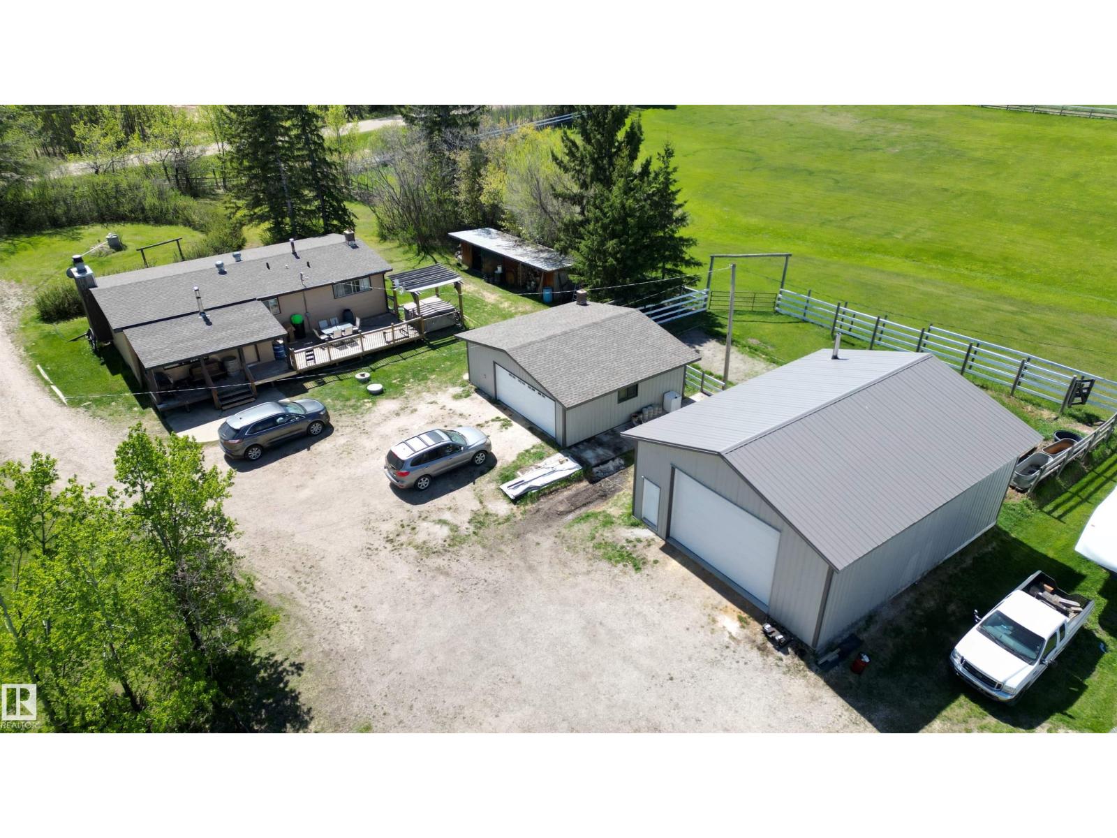 Rural Strathcona County House for sale: 4 bedroom 1,103 sq.ft. (Listed 2026-05-24)