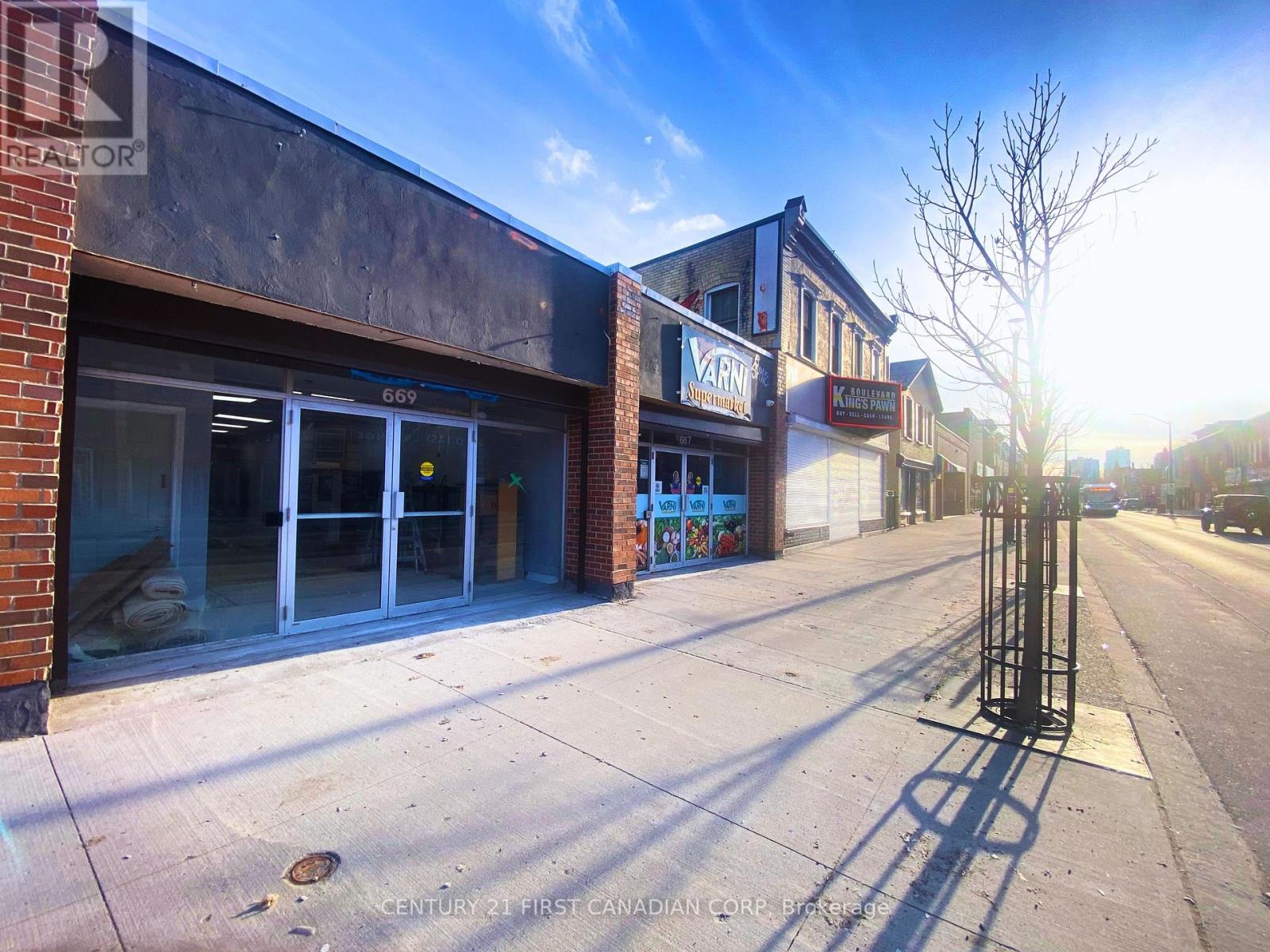 667 Dundas Street, London East, Ontario  N5W 2Z1 - Photo 2 - X13167836