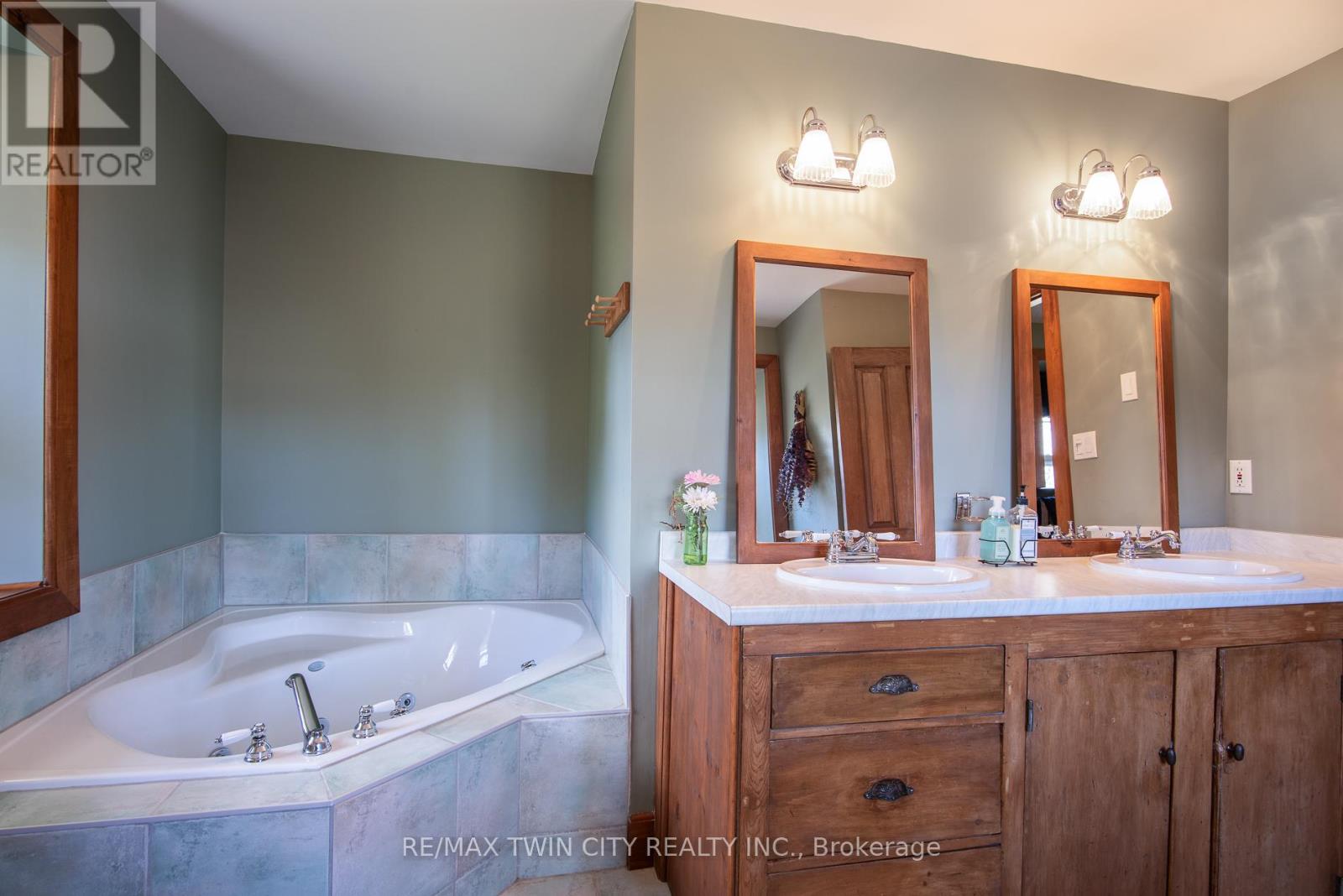274 Woodridge Drive, Wilmot, Ontario  N0B 2H0 - Photo 24 - X13167822