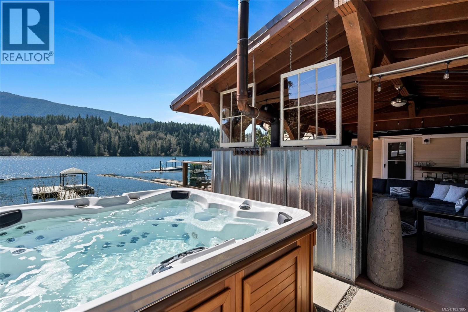8624 North Shore Rd, Lake Cowichan, British Columbia  V0R 2G0 - Photo 2 - 1037985