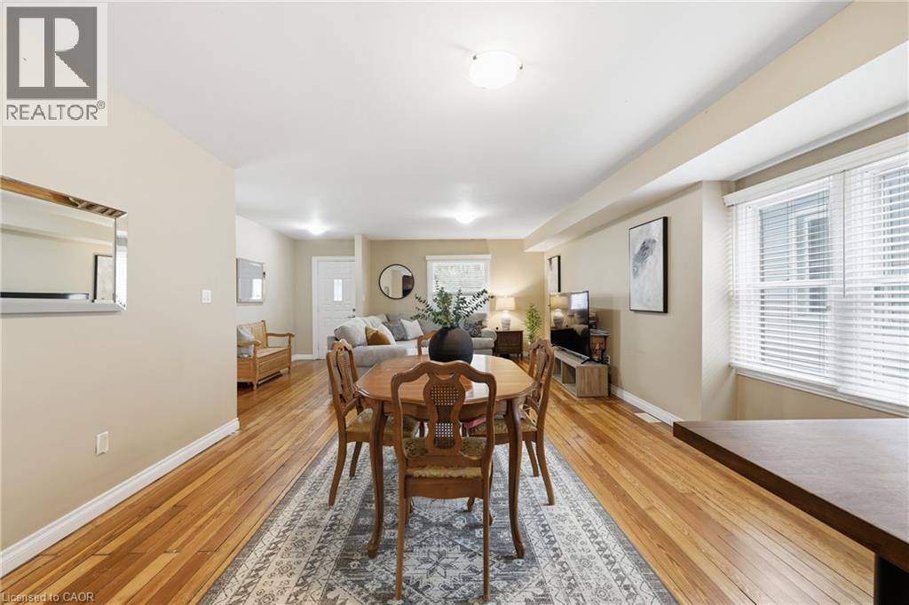 21 Berryman Avenue, St. Catharines, Ontario  L2R 3W8 - Photo 4 - 40830337