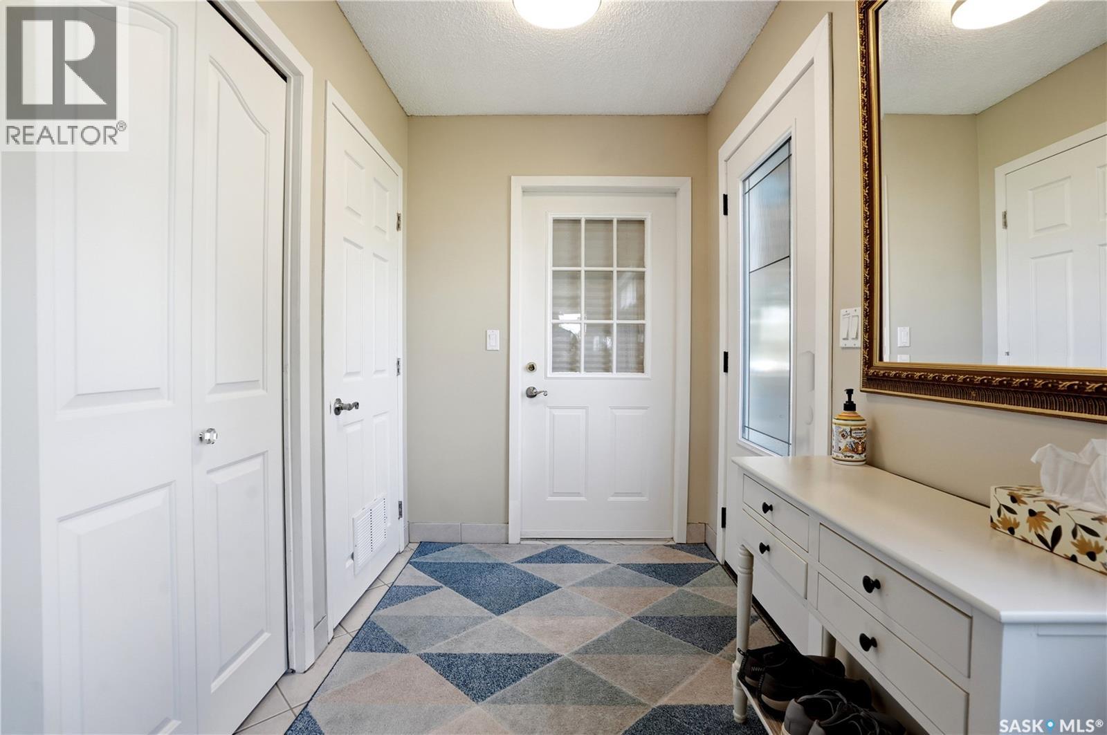 303 Currie Crescent, Strasbourg, Saskatchewan  S0G 4V0 - Photo 2 - SK036828
