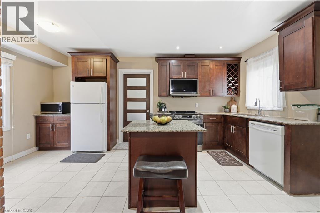 21 Berryman Avenue, St. Catharines, Ontario  L2R 3W8 - Photo 14 - 40830337