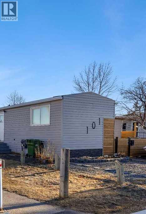 101 Huntstrom Drive NE, Calgary, Alberta