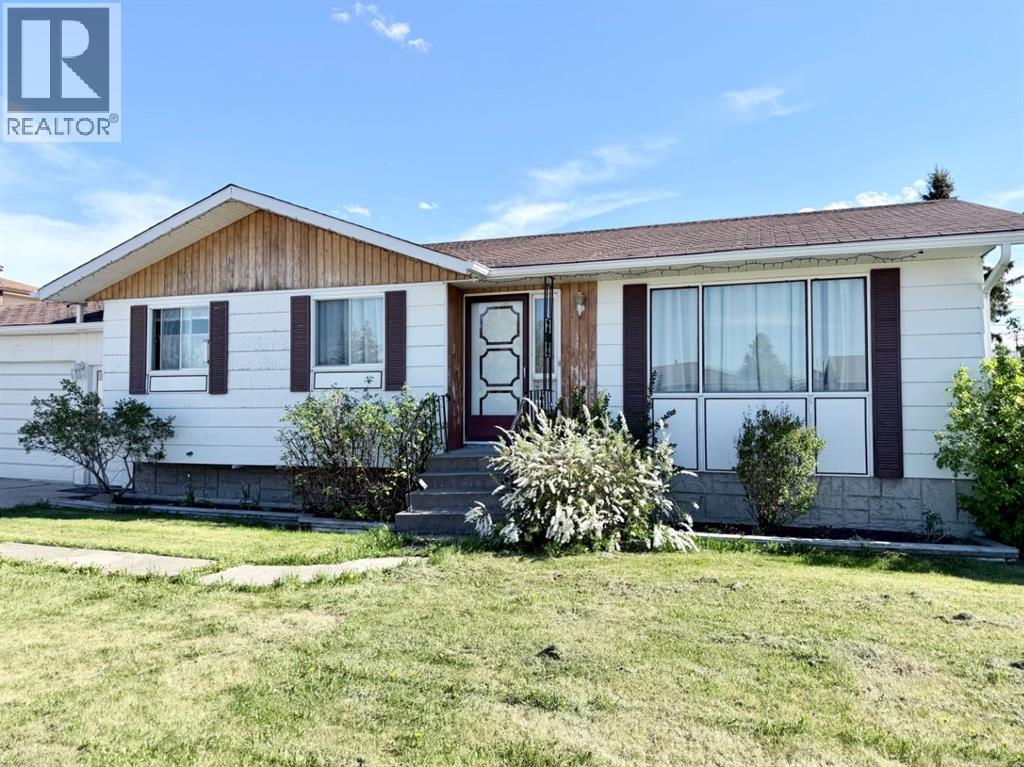 5107 46 Avenue, Mayerthorpe, Alberta