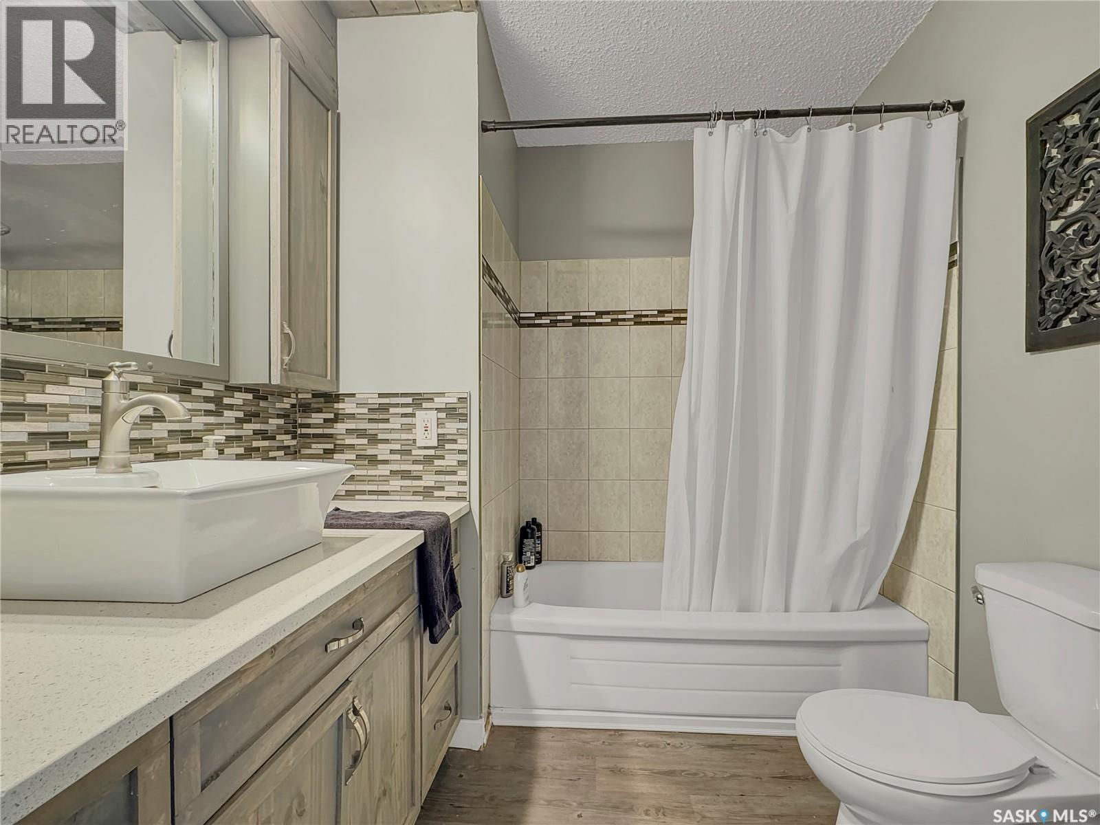17 4th Avenue E, Neilburg, Saskatchewan  S0M 2C0 - Photo 7 - SK030596