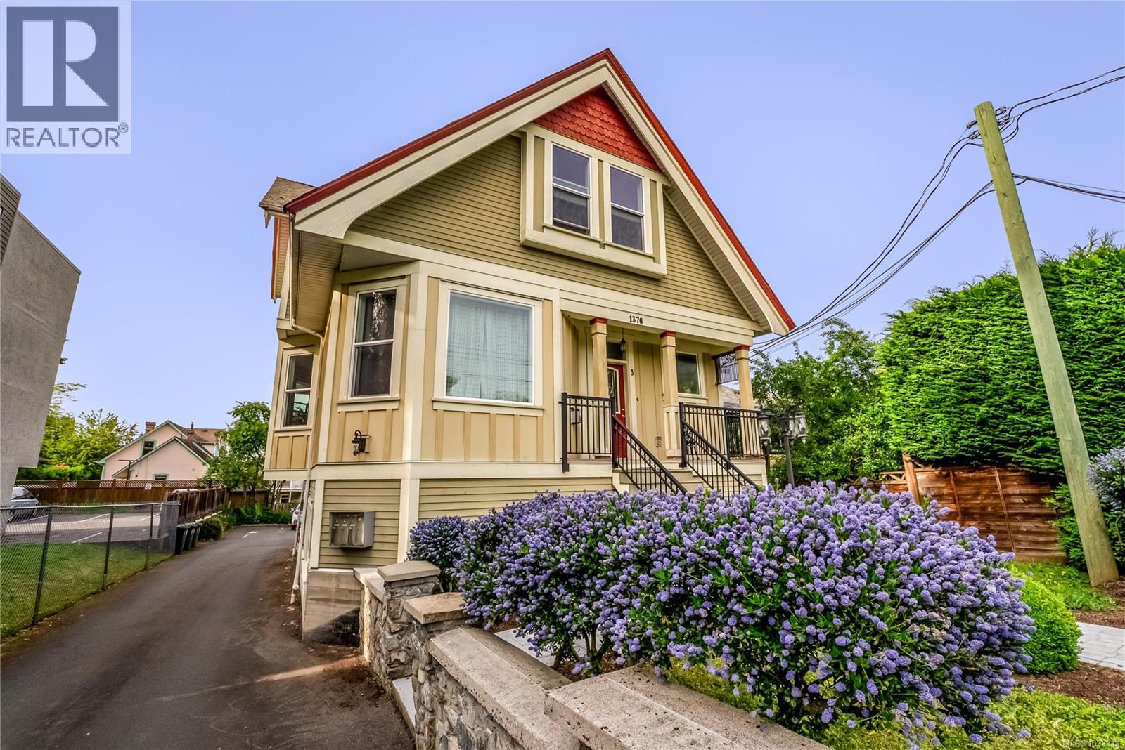 3 1376 Pandora Ave, Victoria, British Columbia