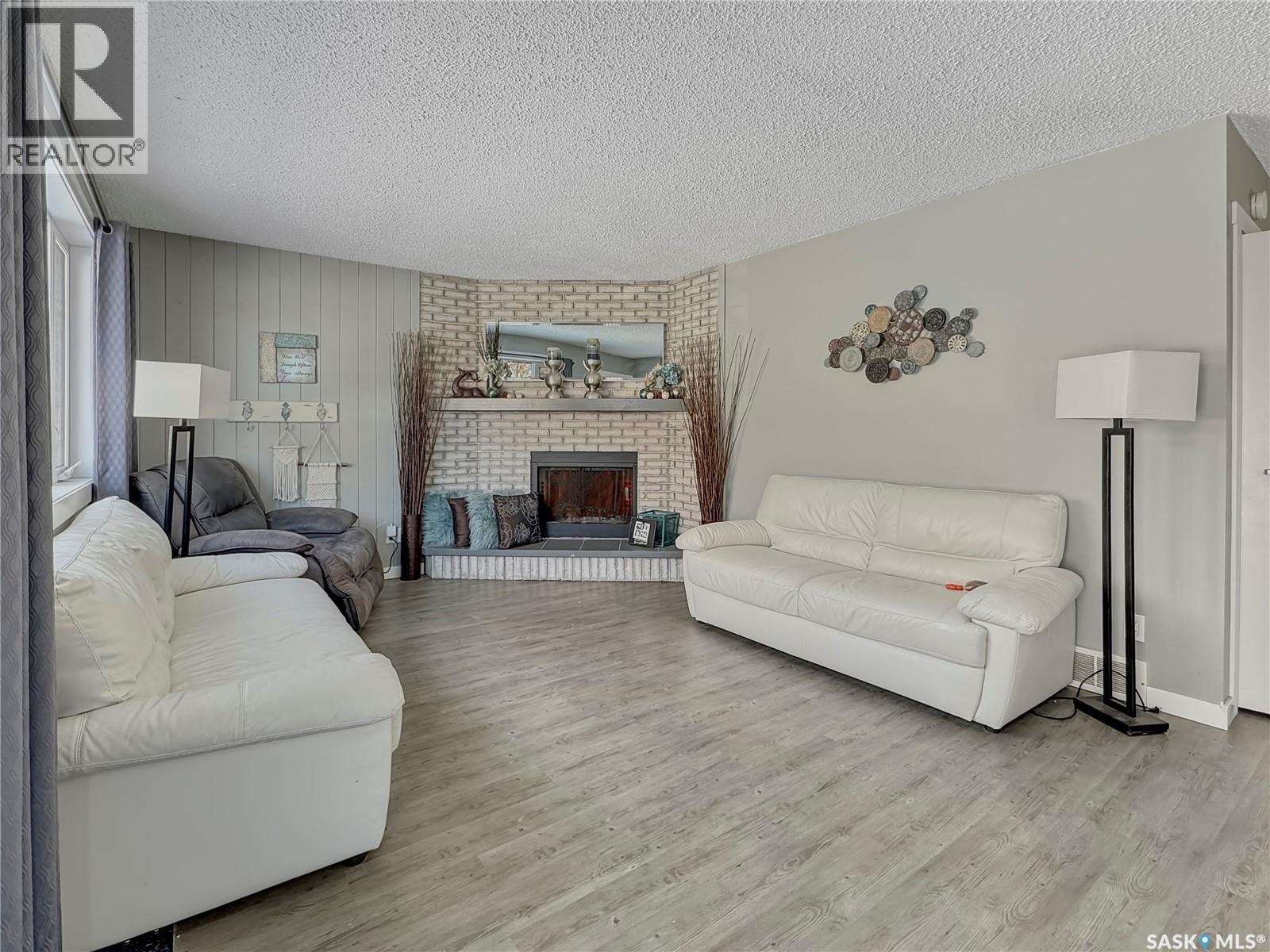 17 4th Avenue E, Neilburg, Saskatchewan  S0M 2C0 - Photo 5 - SK030596