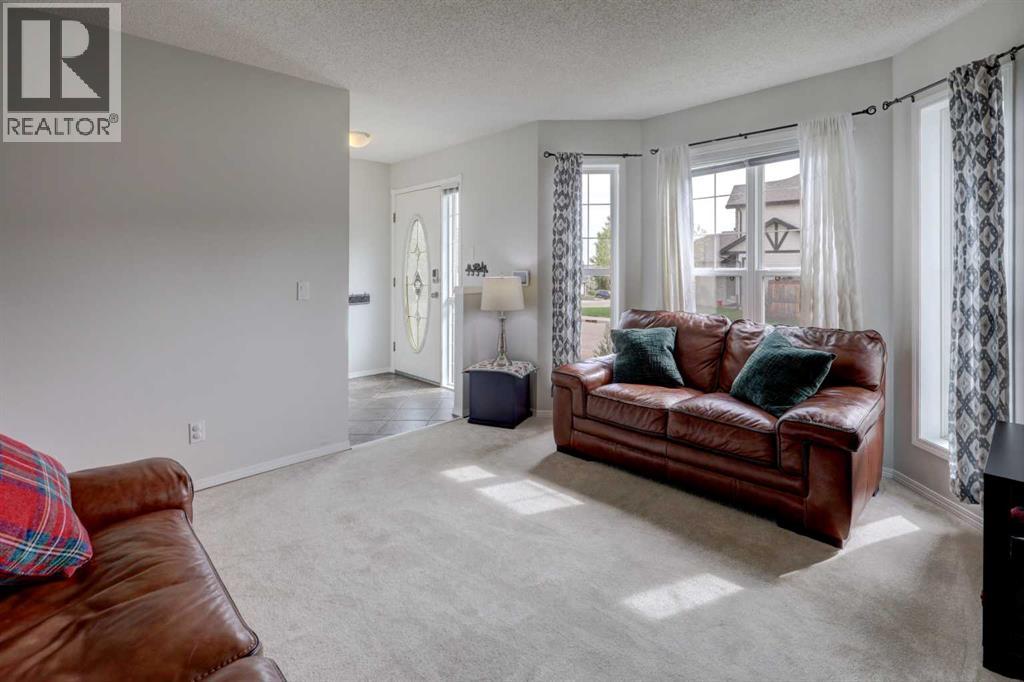 10 Hidden Ranch Hill Nw, Calgary, Alberta T3A 5X6 - Photo 5 - A2314205