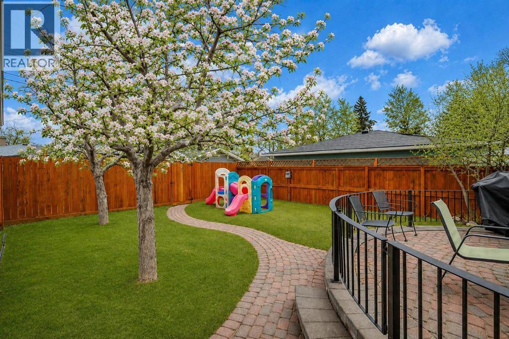 26 Galway Crescent Sw, Calgary, Alberta  T3E 4Y3 - Photo 38 - A2312735