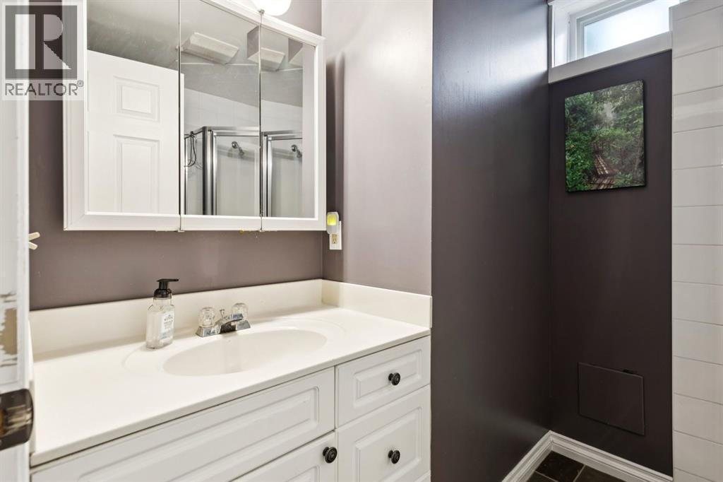 26 Galway Crescent Sw, Calgary, Alberta  T3E 4Y3 - Photo 36 - A2312735