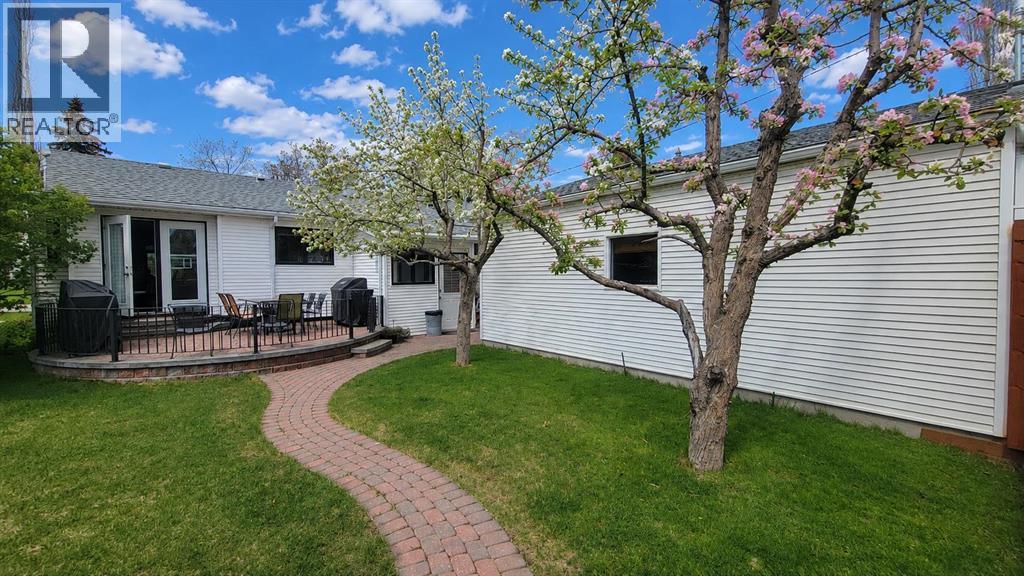 26 Galway Crescent Sw, Calgary, Alberta  T3E 4Y3 - Photo 18 - A2312735
